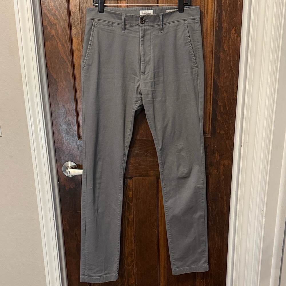 2/$20 Goodfellow & Co Men's Hennepin 32X34 Slim Straight Leg Charcoal Chinos - Picture 2 of 4